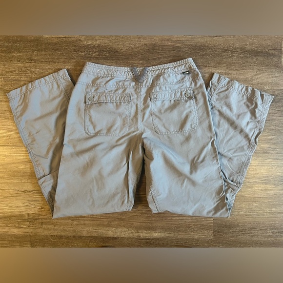 The North Face Women's size 6 Hiking Cargo ZipOff Convertible Capri Nylon H35 - Picture 2 of 10
